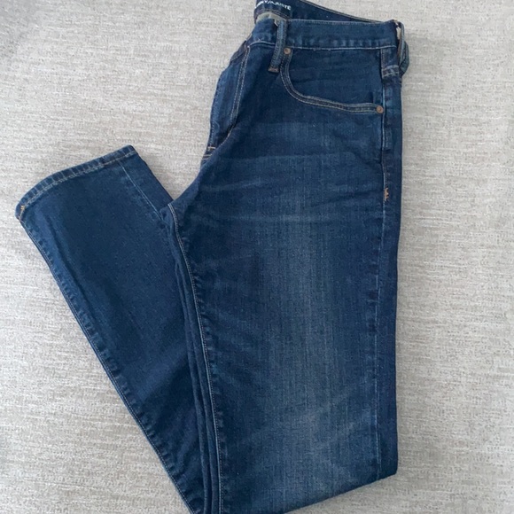 Old Navy skinny jeans. Size 32/32 - Picture 3 of 10